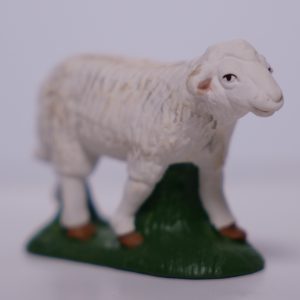 Mouton debout