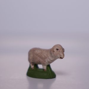 Mouton debout